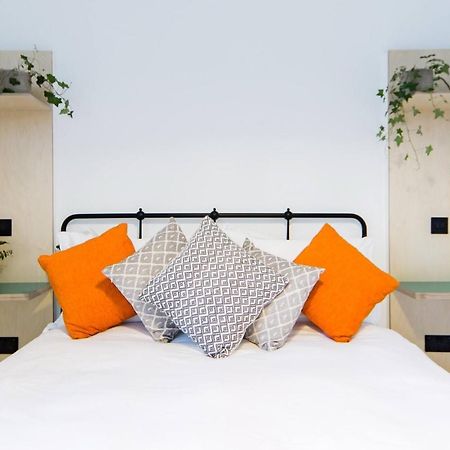 The Plywood Flat, Modern Style In A Traditional Tenement 에든버러 외부 사진